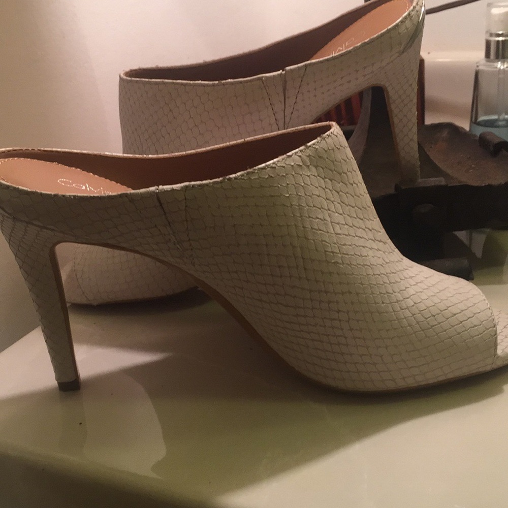 Calvin Klein Nola’s!!! The coveted  white ones!!!!